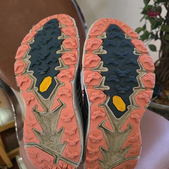 HOKA SPEEDGOAT 4 - Picture 6 of 9